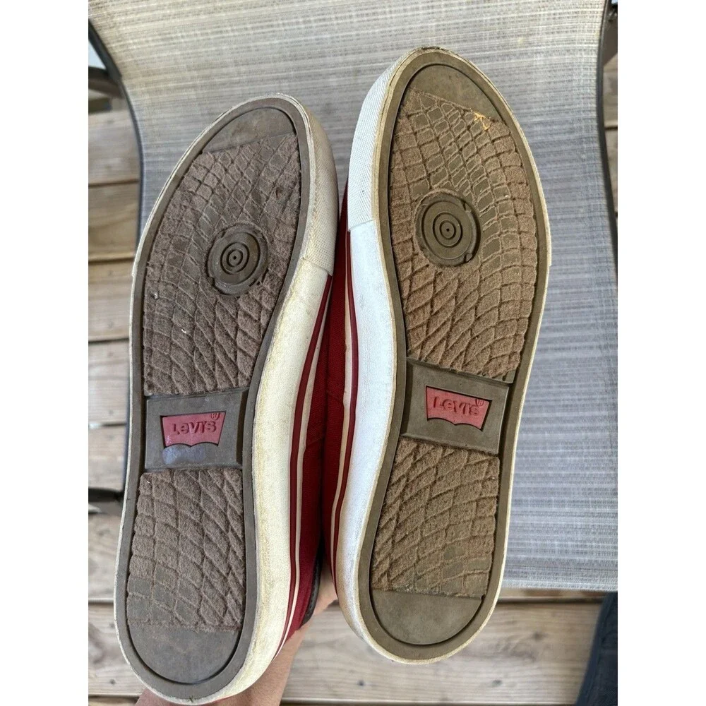 Levi’s Men’s Red Canvas Sneakers Low-Top Lace-Up Shoes Size 7.5 US‎